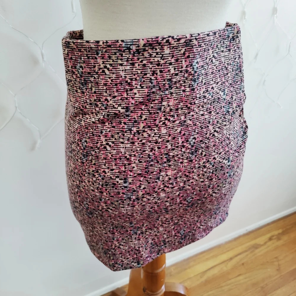 BCBG Generation Mini Skirt • Elastic Waist • Stretch • Sz Medium